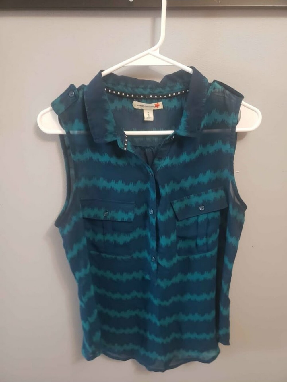Maison Jules Teal and Navy Sleeveless Button Front Chevron Tank